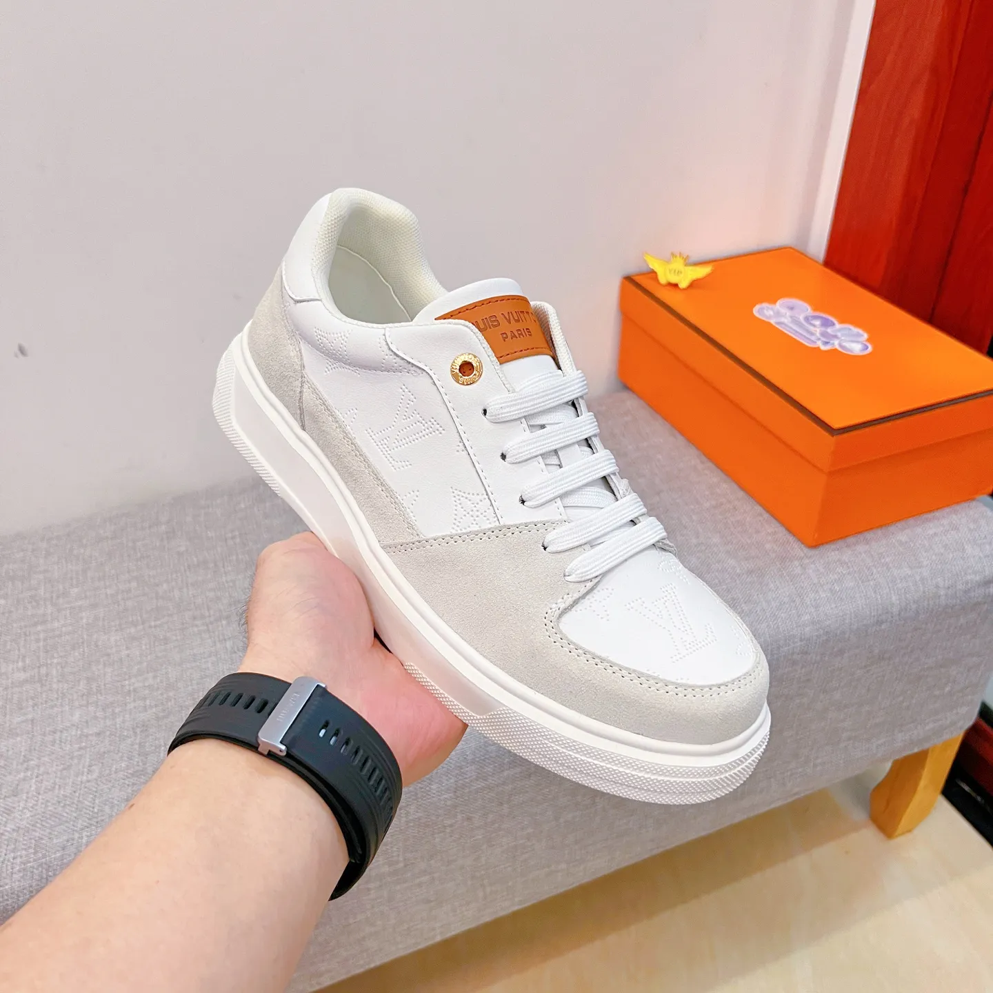Men's shoes 💰 420💰【LV】🔥Louis Vuitton, high-end men's shoes brand official website 1:1 latest masterpiece: the upper is made of Italian imported first-layer cowhide with a comfortable and breathable lining➕original non-slip and wear-resistant outsole🔥, making walking more convenient and comfortable! An exclusive new model, a stunning work, a beautiful 1:1 replica [color] compared to the official quality! Create a fashionable personality to set off your uniqueness! A must-have for trendy men! Classic 🔥Size: 38-44 Color: 🔥 2⃣️colors available🔥.